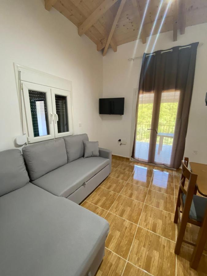 Babis Lappas villas Ayios Nikitas Bagian luar foto